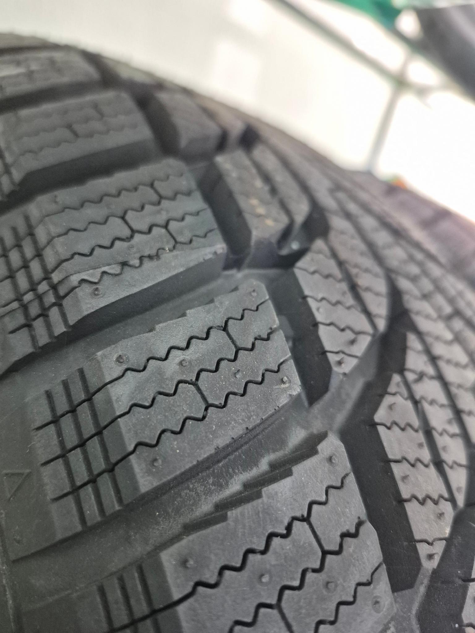 Автошины Comforser 185/60 R14 82T CF930 зимние - фото 2