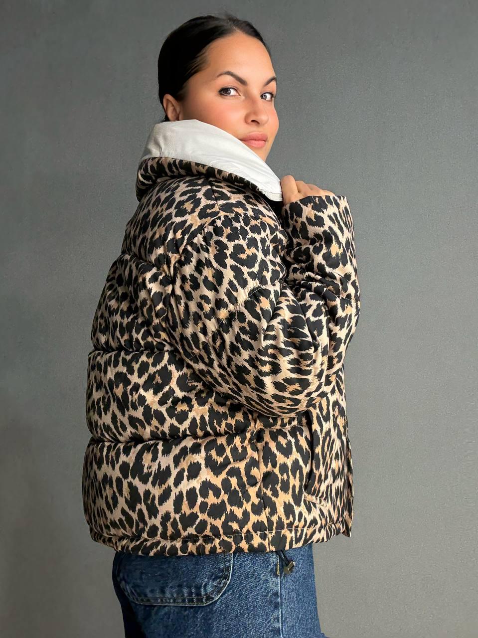 Куртка женская JOY ONE 8318 пуффер воротник стойка короткая леопардовый принт XL Коричневый (2514) - фото 9 Куртка женская JOY ONE 8318 пуффер воротник стойка короткая леопардовый принт XL Коричневый (2514) - фото 9