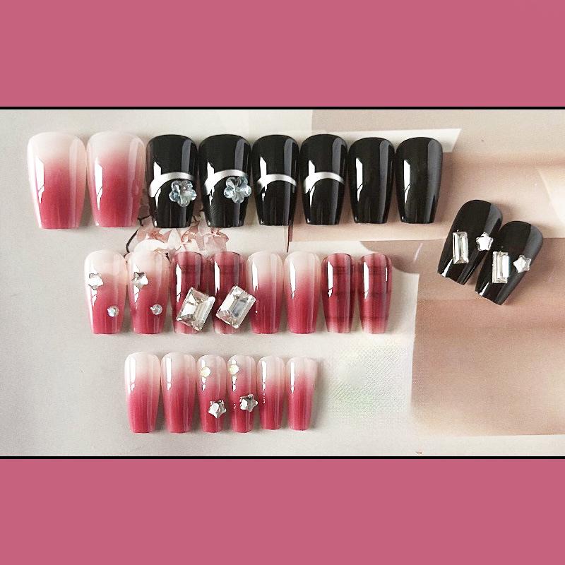 Набор искусственных ногтей с градиентом и декором с клеем Bananahall LK15275 24 шт. Розовый/Черный (A9748) - фото 2 Набор искусственных ногтей с градиентом и декором с клеем Bananahall LK15275 24 шт. Розовый/Черный (A9748) - фото 2