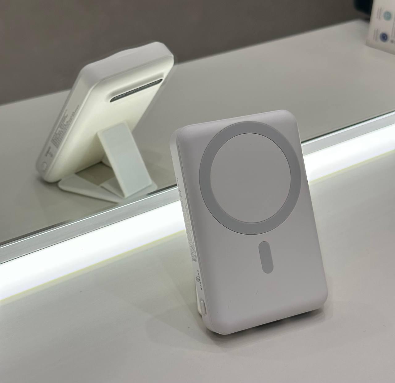 Повербанк AOGUERBE 10000 mah магнитный/беспроводной 22,5 w Белый