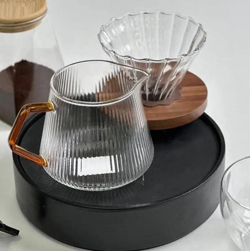 Набір для заварювання фільтр-кави Hario V60 02 скляний пуровер і заварник 600 мл (30034) - фото 2 Набір для заварювання фільтр-кави Hario V60 02 скляний пуровер і заварник 600 мл (30034) - фото 2