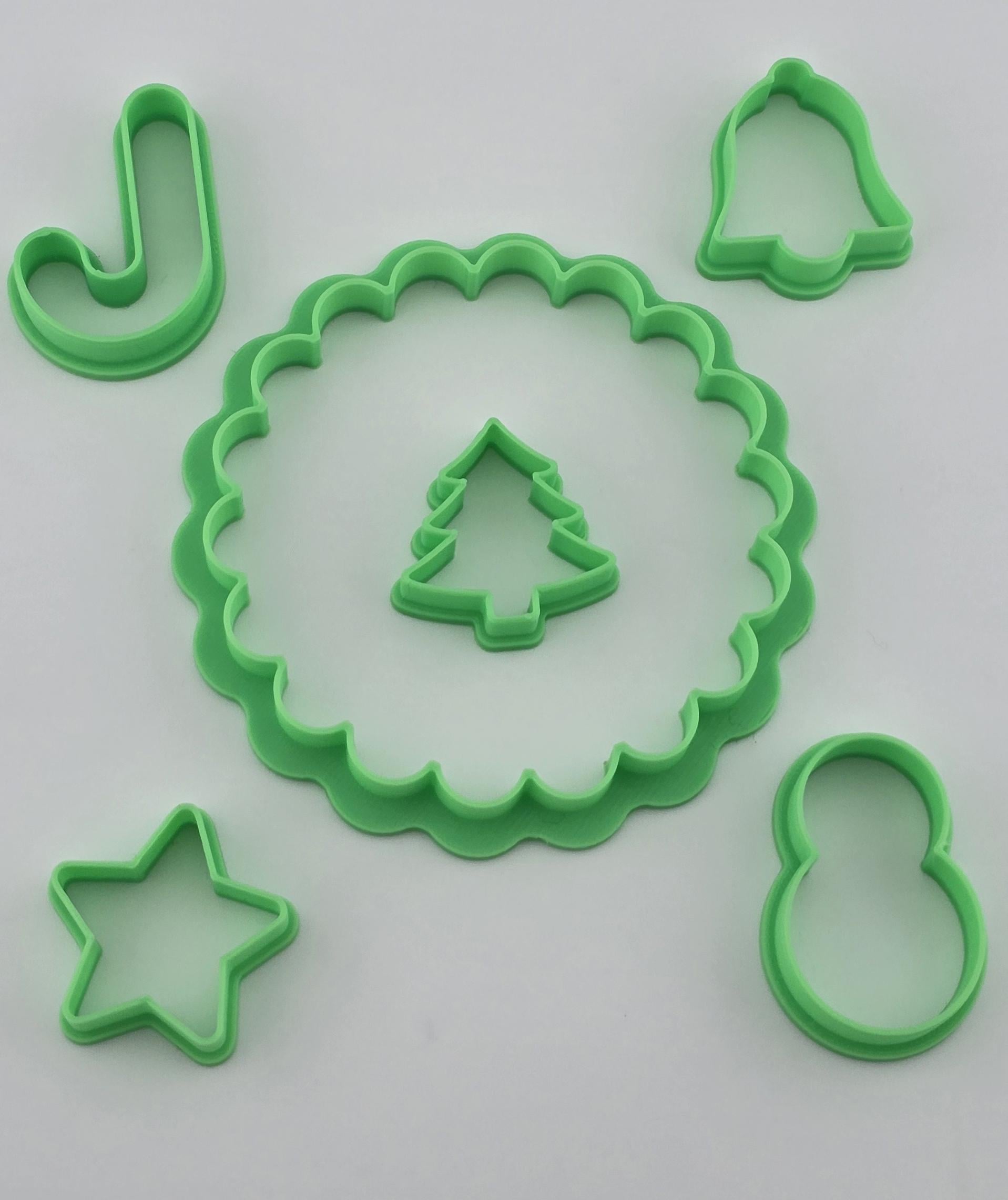 Комплект різдвяних формочок для пряників Лінцер (0183) Комплект різдвяних формочок для пряників Лінцер (0183)