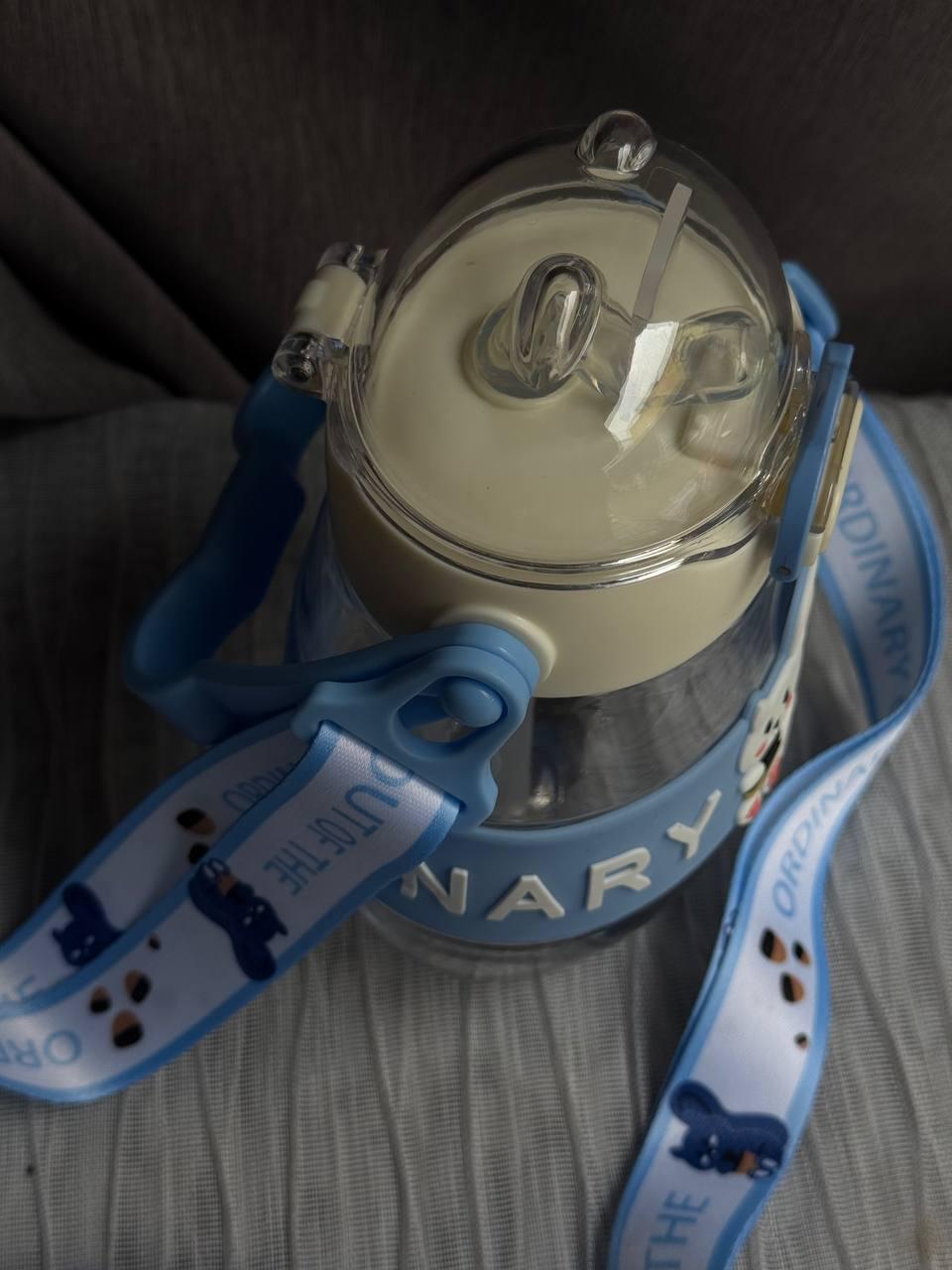 Дитяча пляшка для води YIWU HP-14-37BL з трубочкою та ручкою 580 мл Блакитний - фото 2 Дитяча пляшка для води YIWU HP-14-37BL з трубочкою та ручкою 580 мл Блакитний - фото 2