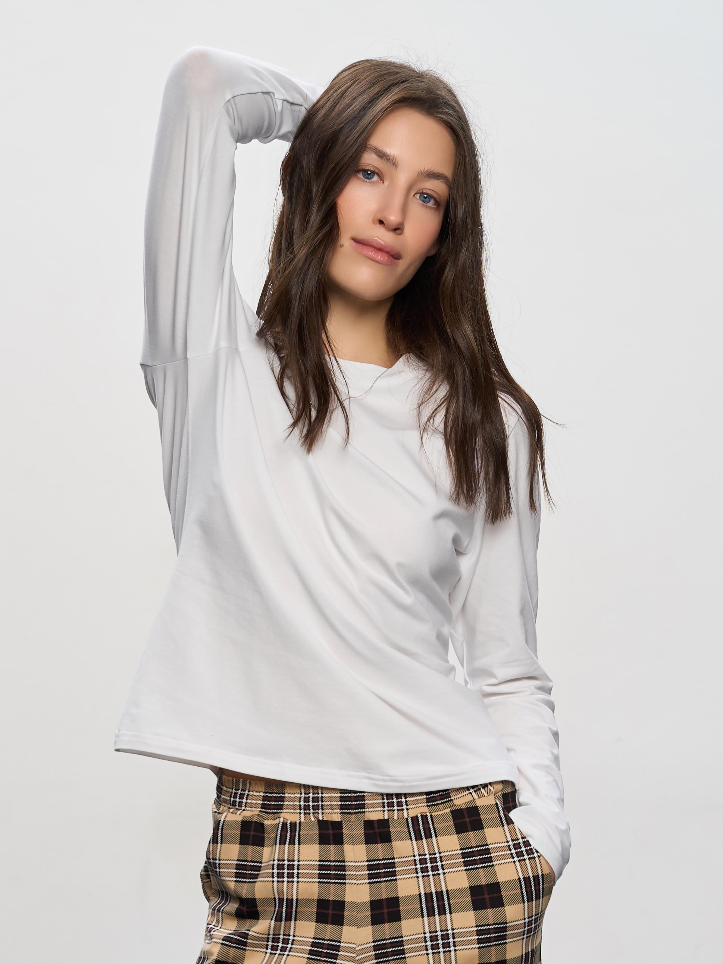 Лонгслив женский свободного кроя ROZA 251020 L Белый (4824005753169)