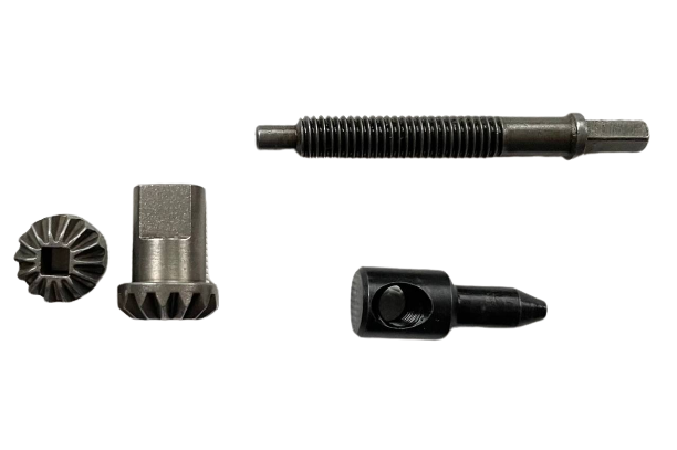 Кришка бокова ремкомплект Makita для електропили Makita UC4020A