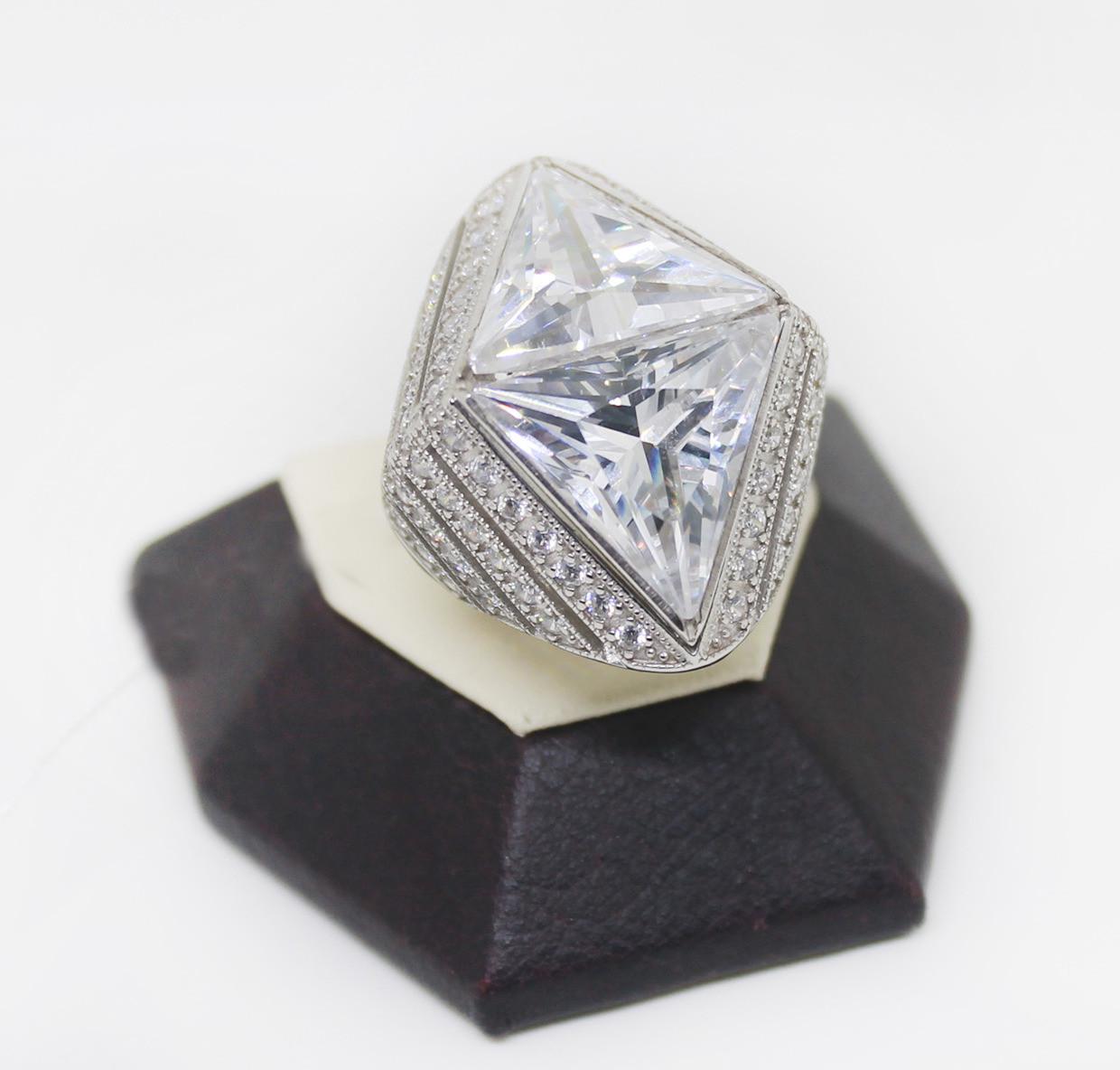 Кільце срібне з кубічним цирконієм р. 18 17,84 г (985359985)