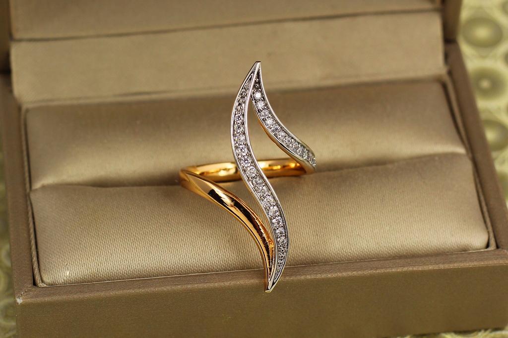 Кольцо Xuping Jewelry перстень лилия с родием р. 17 Золотистый (37914262) Кольцо Xuping Jewelry перстень лилия с родием р. 17 Золотистый (37914262)