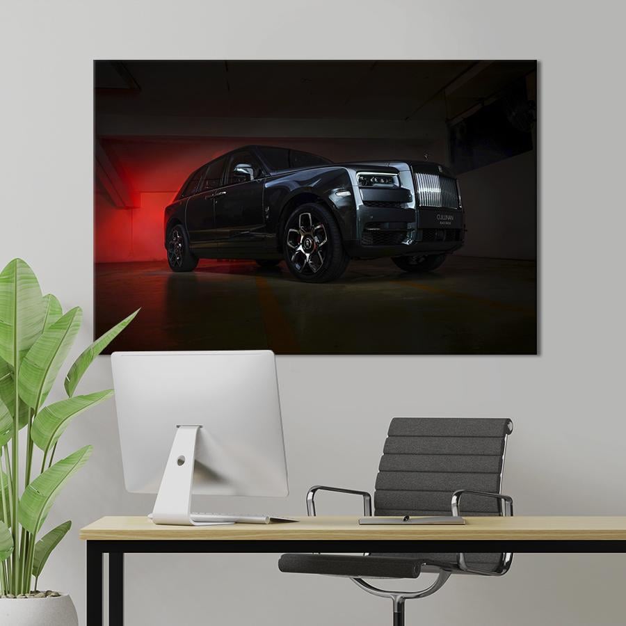 Картина на холсте Мощный автомобиль Rolls-Royce Cullinan Black Badge 122x81 см (1391-1)