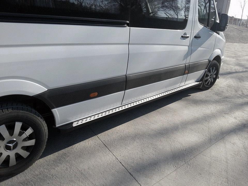 Боковые пороги DOT-Line длинная база Omsa Line для Mercedes Sprinter W907/W910 2018- гг. алюминий Серый