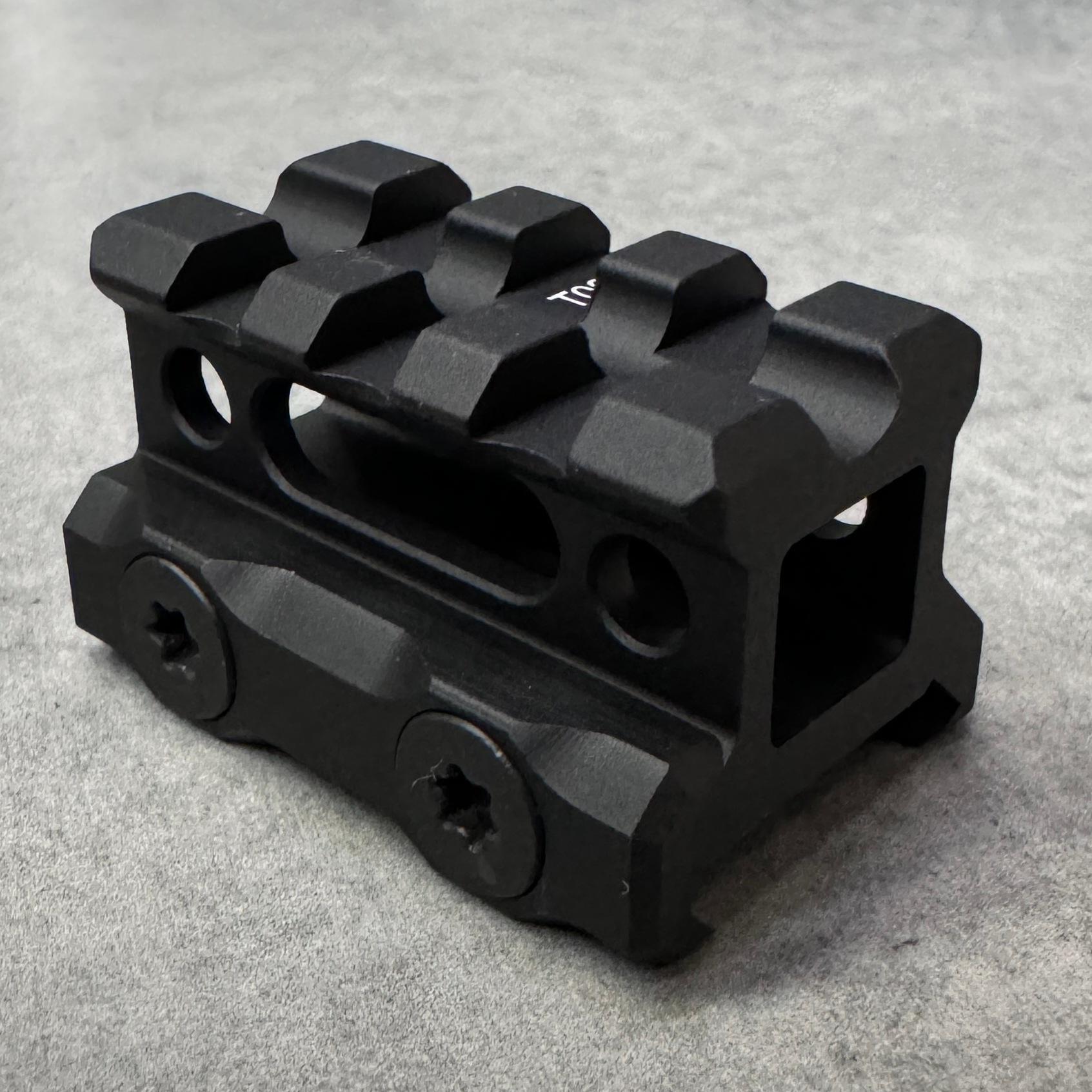 Компенсатор висоти UTG UNIVERSAL Leapers Weaver/Picatinny L 40 мм H 19 мм (241696) - фото 2 Компенсатор висоти UTG UNIVERSAL Leapers Weaver/Picatinny L 40 мм H 19 мм (241696) - фото 2