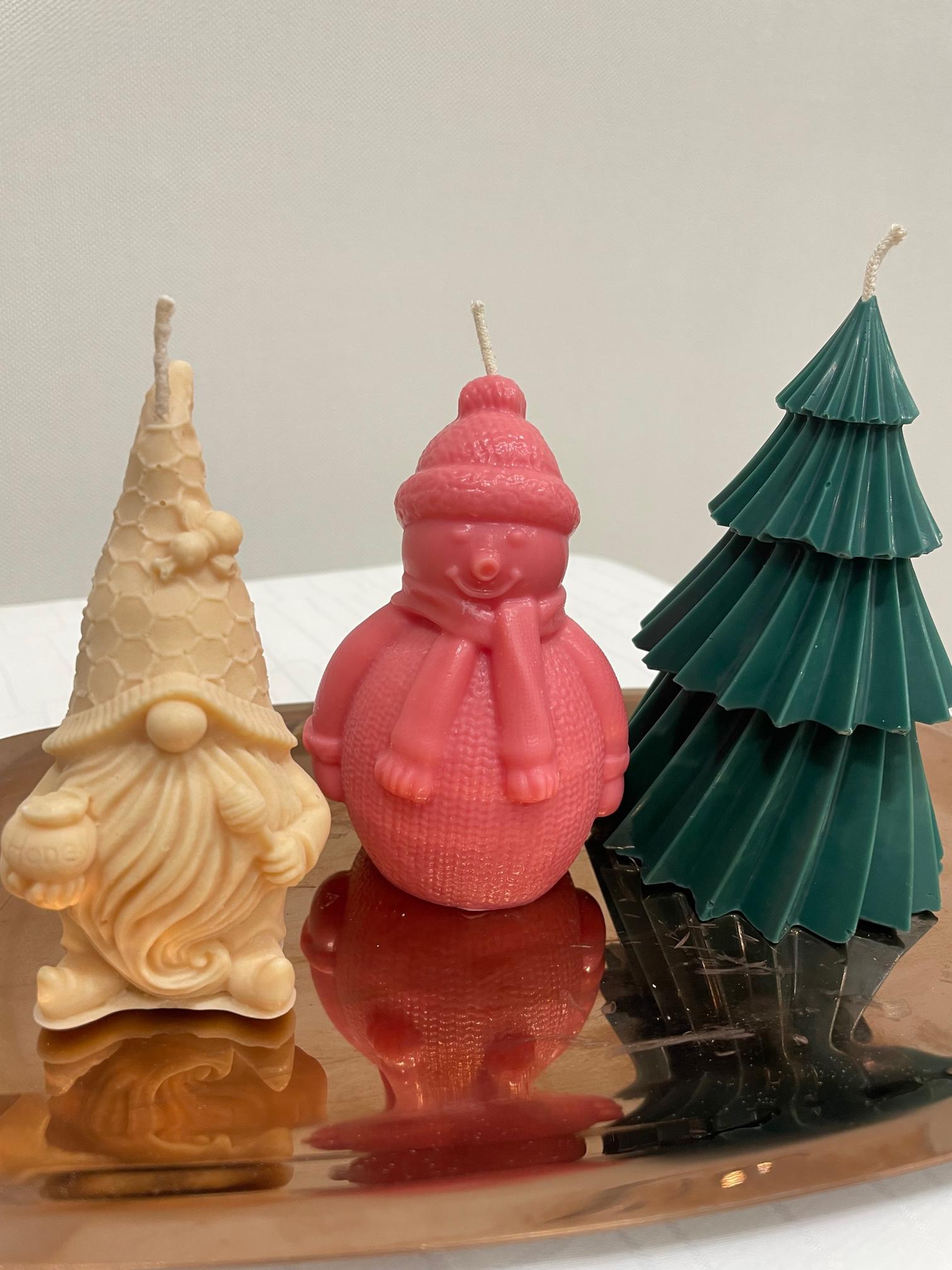 Набор новогодних свечей соевых елочка/снеговик/гномик (12377510)