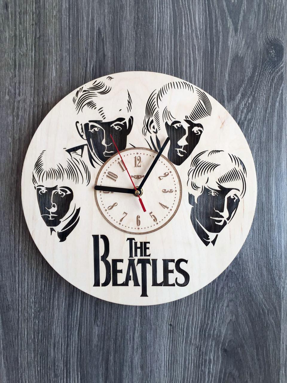 Часы настенные дизайнерские из дерева Ливерпульская четверка