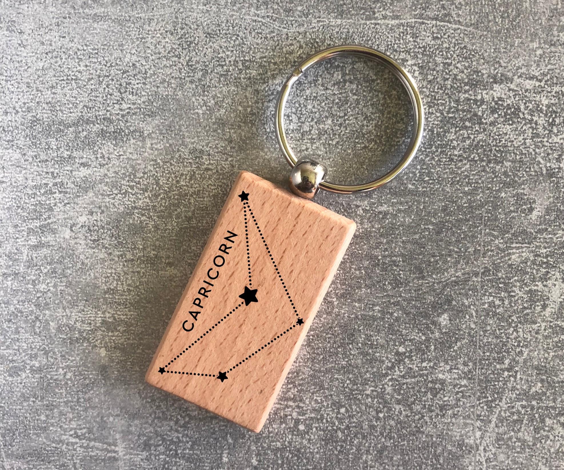 Брелок деревянный с созвездием зодиака "Козерог" (15010104010)