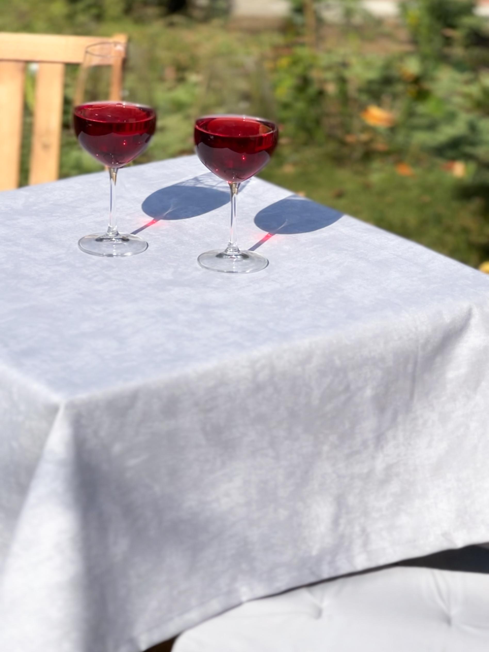 Скатертина водовідштовхувальна 140x100 см/2 серветки 30x40 см Світло-сірий мармур (815-7)