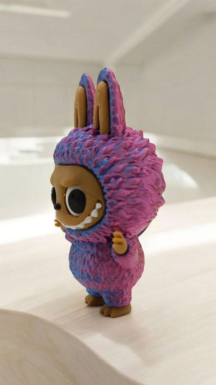 Брелок Лабубу 3Д пластиковый Сине-красный (27472034) - фото 2 Брелок Лабубу 3Д пластиковый Сине-красный (27472034) - фото 2