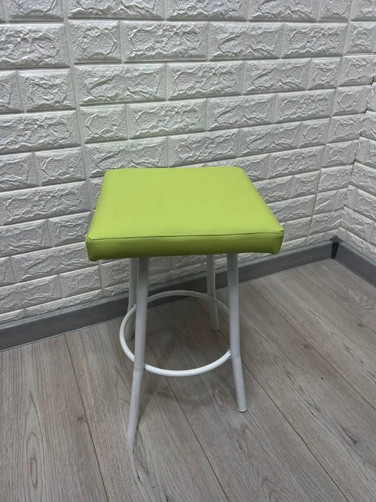 Табурет кухонний Tutty+ 30х30х45 см Салатовий/Білий (28374514)