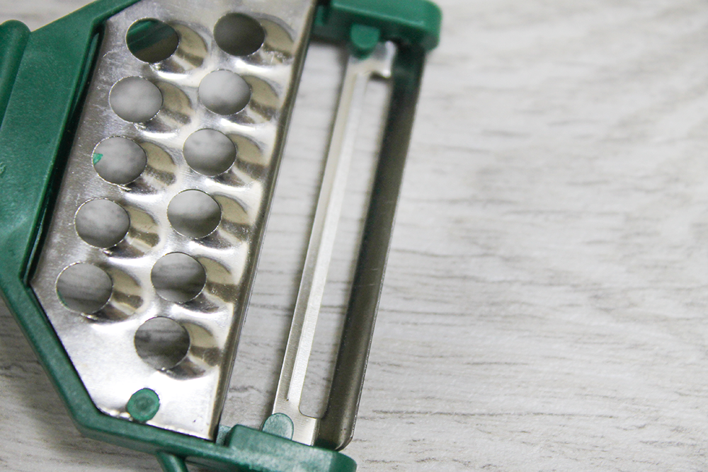 Овощечистка с теркой 15х6 см - фото 3 Овощечистка с теркой 15х6 см - фото 3