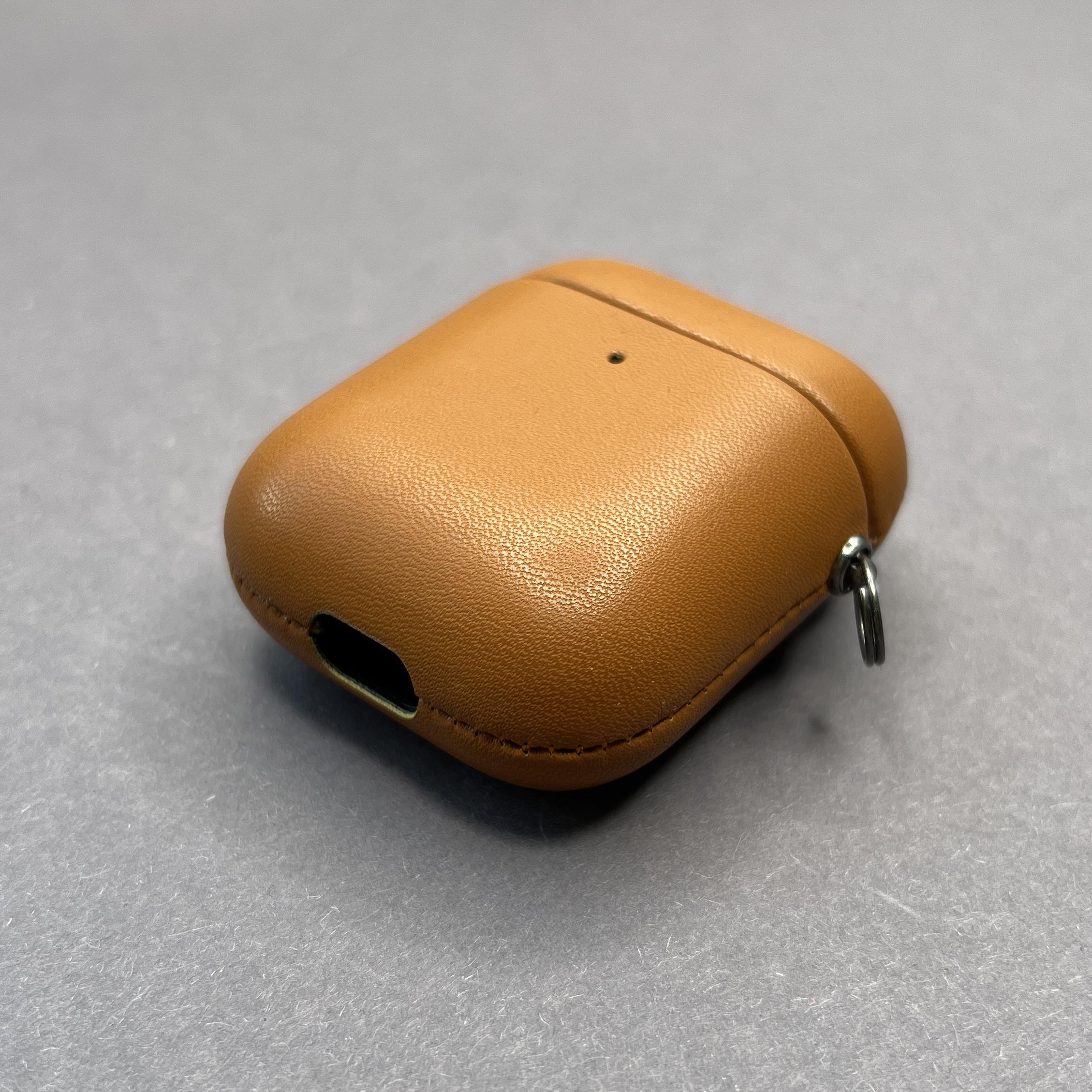 Чехол Leather Nappa для Apple Airpods 1 / 2 с карабином противоударный кожаный - фото 3