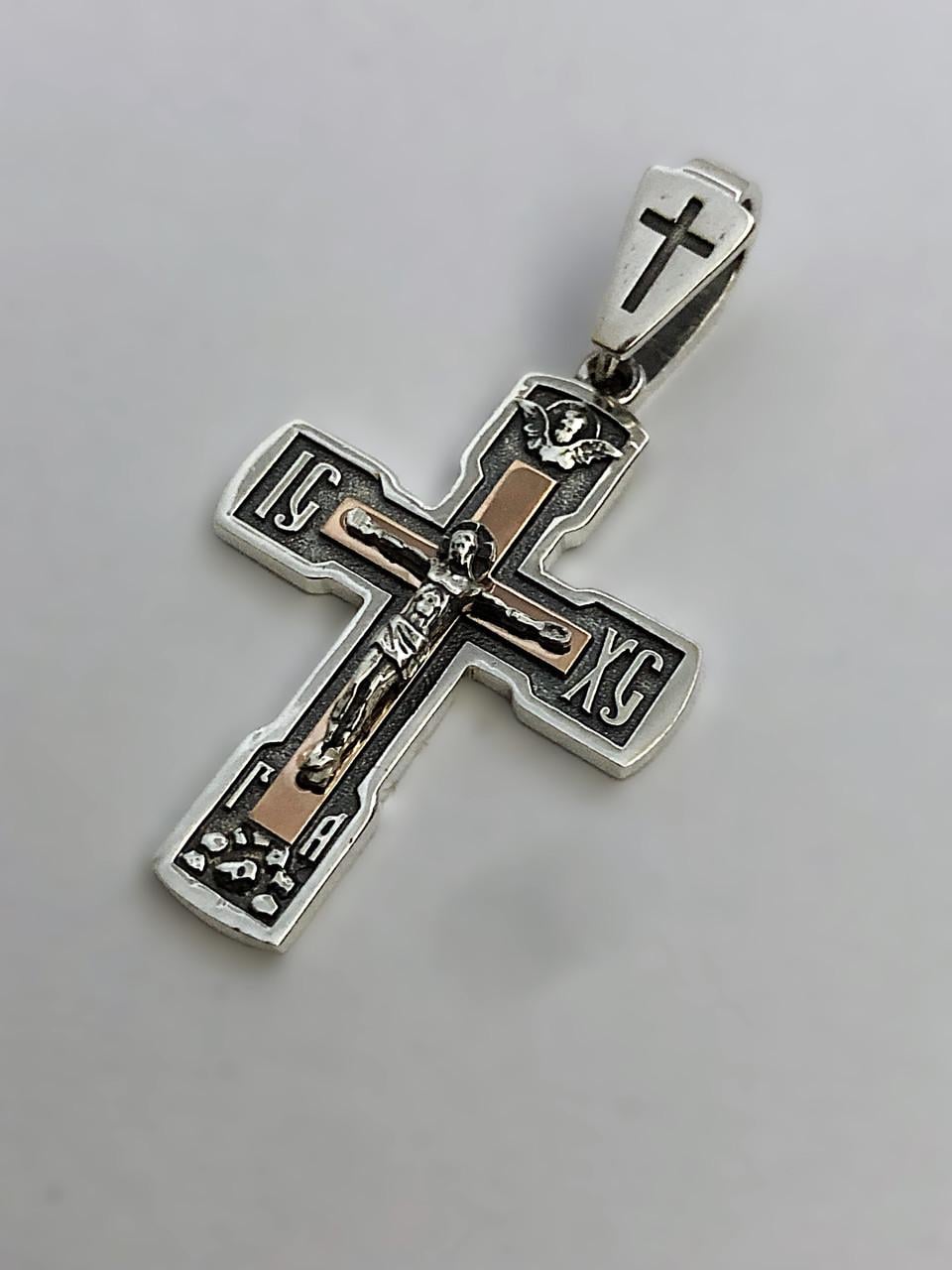 Крестик серебряный с золотыми пластинами из 925 пробы (КДУ-66/1)