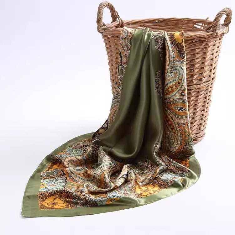 Платок шелковый Mosi Цветочная абстракция 90х90 см Оливковый - фото 4 Платок шелковый Mosi Цветочная абстракция 90х90 см Оливковый - фото 4