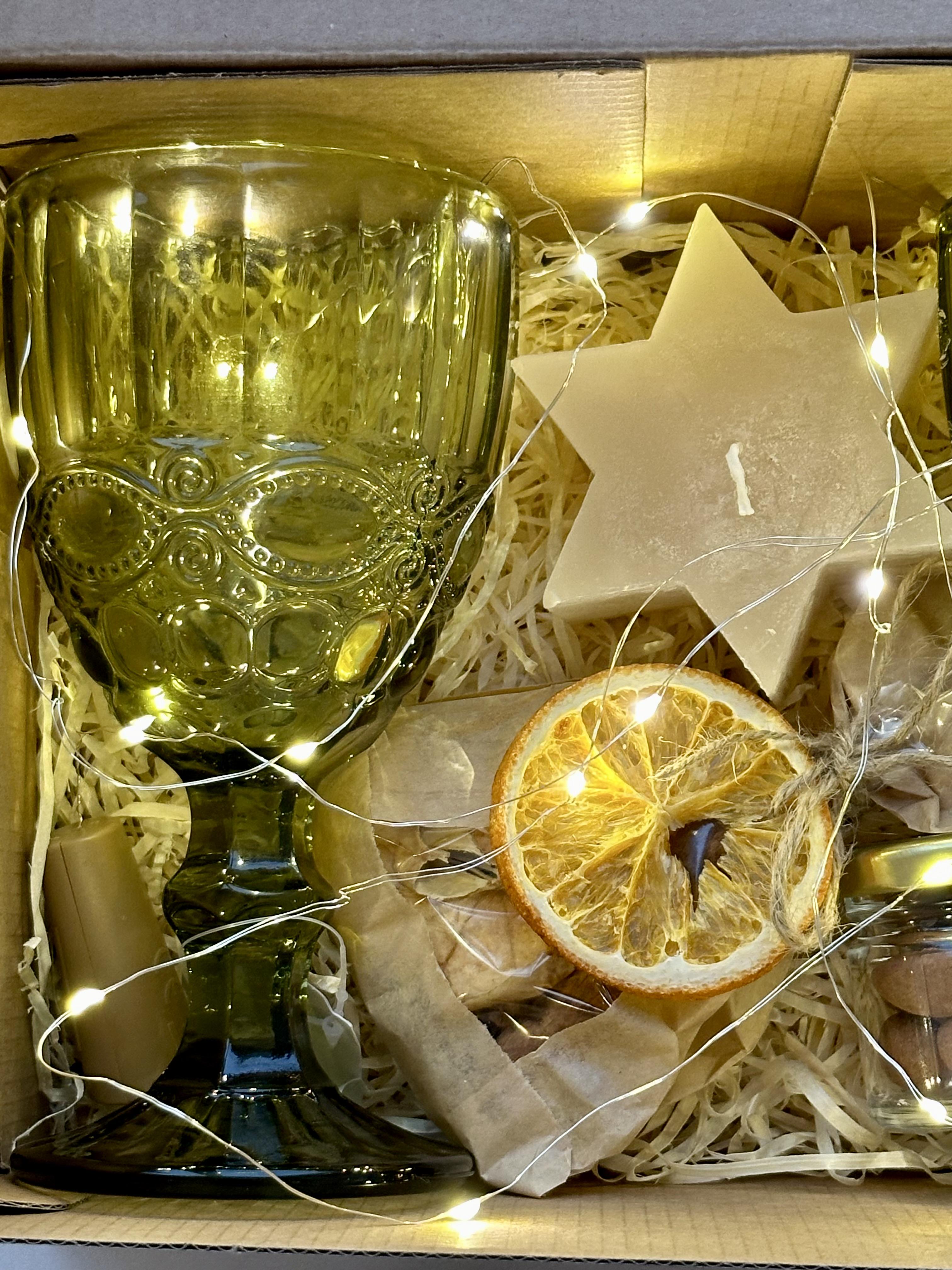 Набір новорічний для романтичного глінтвейну зі смаколиками (13532508) - фото 5 Набір новорічний для романтичного глінтвейну зі смаколиками (13532508) - фото 5