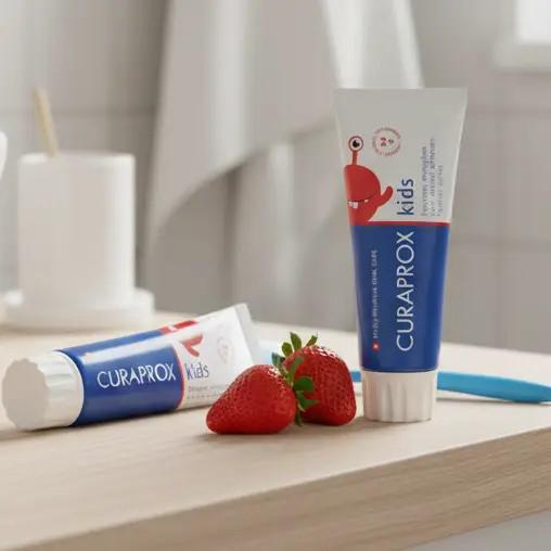Зубная паста детская CURAPROX со вкусом клубники и фтором 60 мл - фото 3 Зубная паста детская CURAPROX со вкусом клубники и фтором 60 мл - фото 3