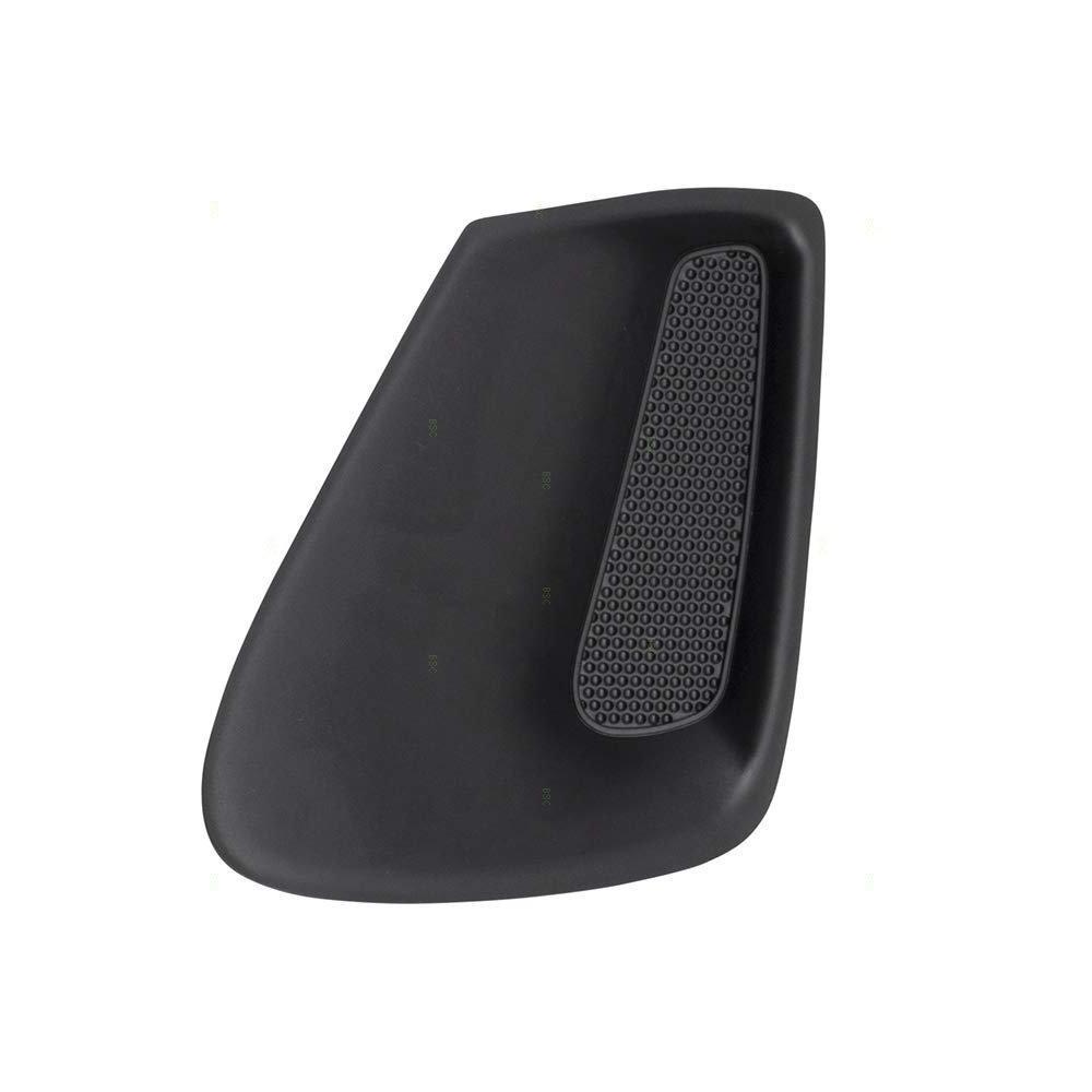 Решетка бампера AVTM Toyota Corolla 10-13 левая без отверстий для противотуманок (7015 911)