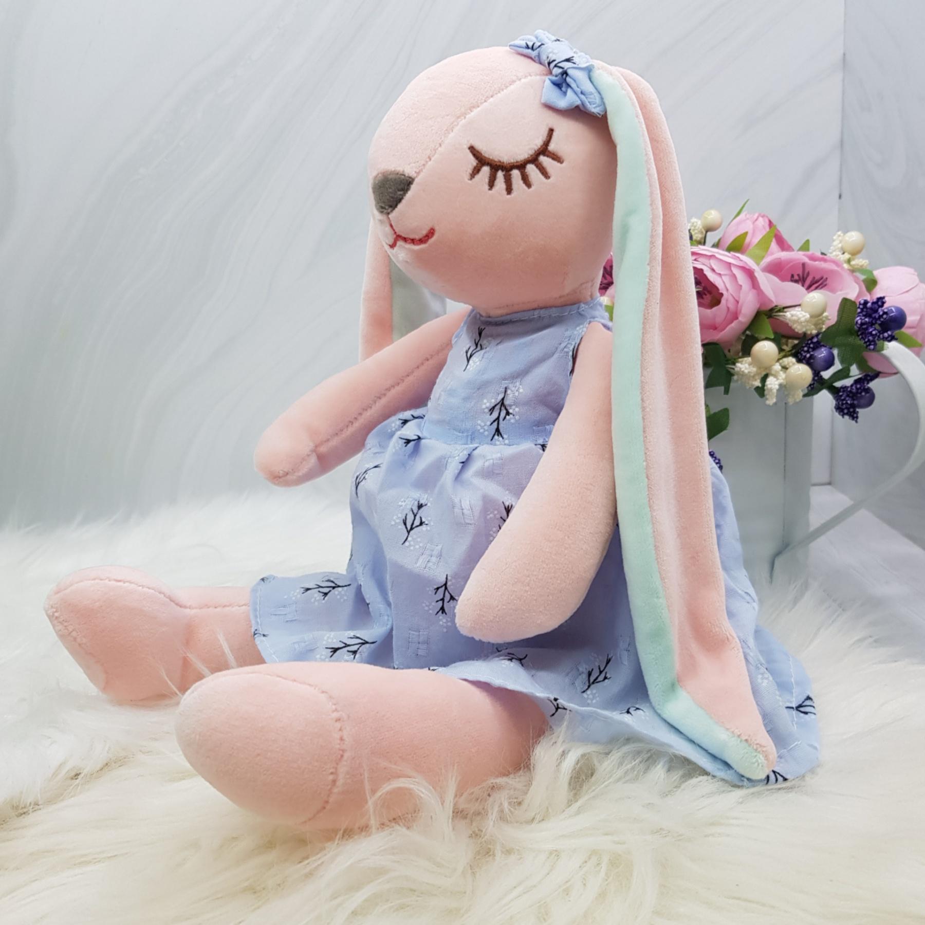 М'яка іграшка кролик у блакитній сукні 35 см Рожевий (2437074919)