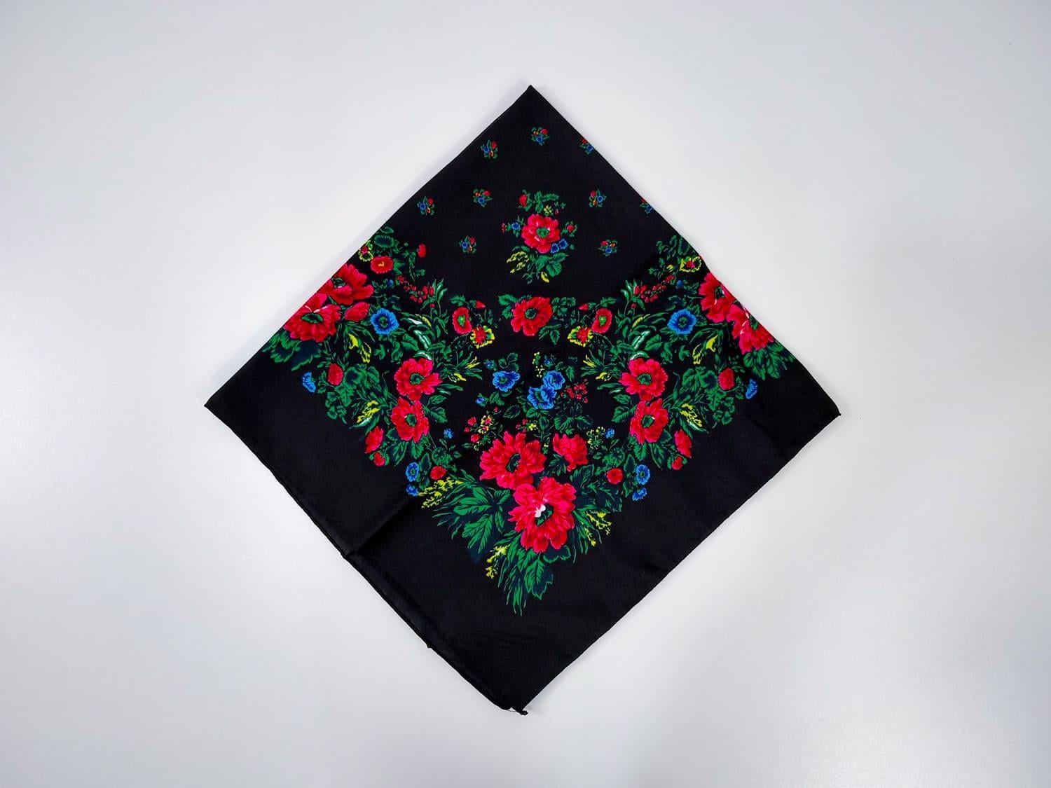 Платок Розовый цветок 80x80 см Черный (29816045)