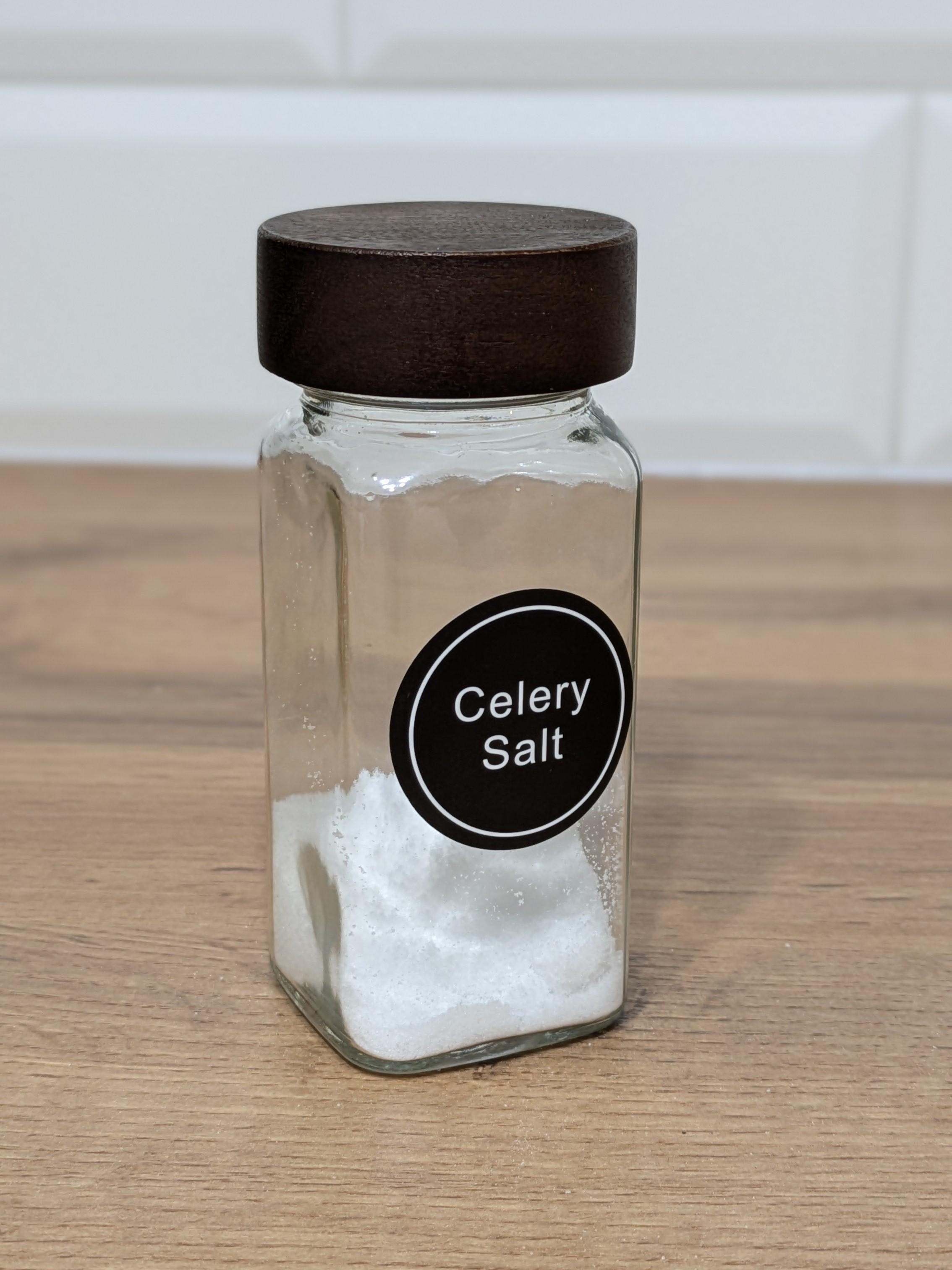 Набор стеклянных емкостей для специй с деревянными крышками 2 шт. (30953535)