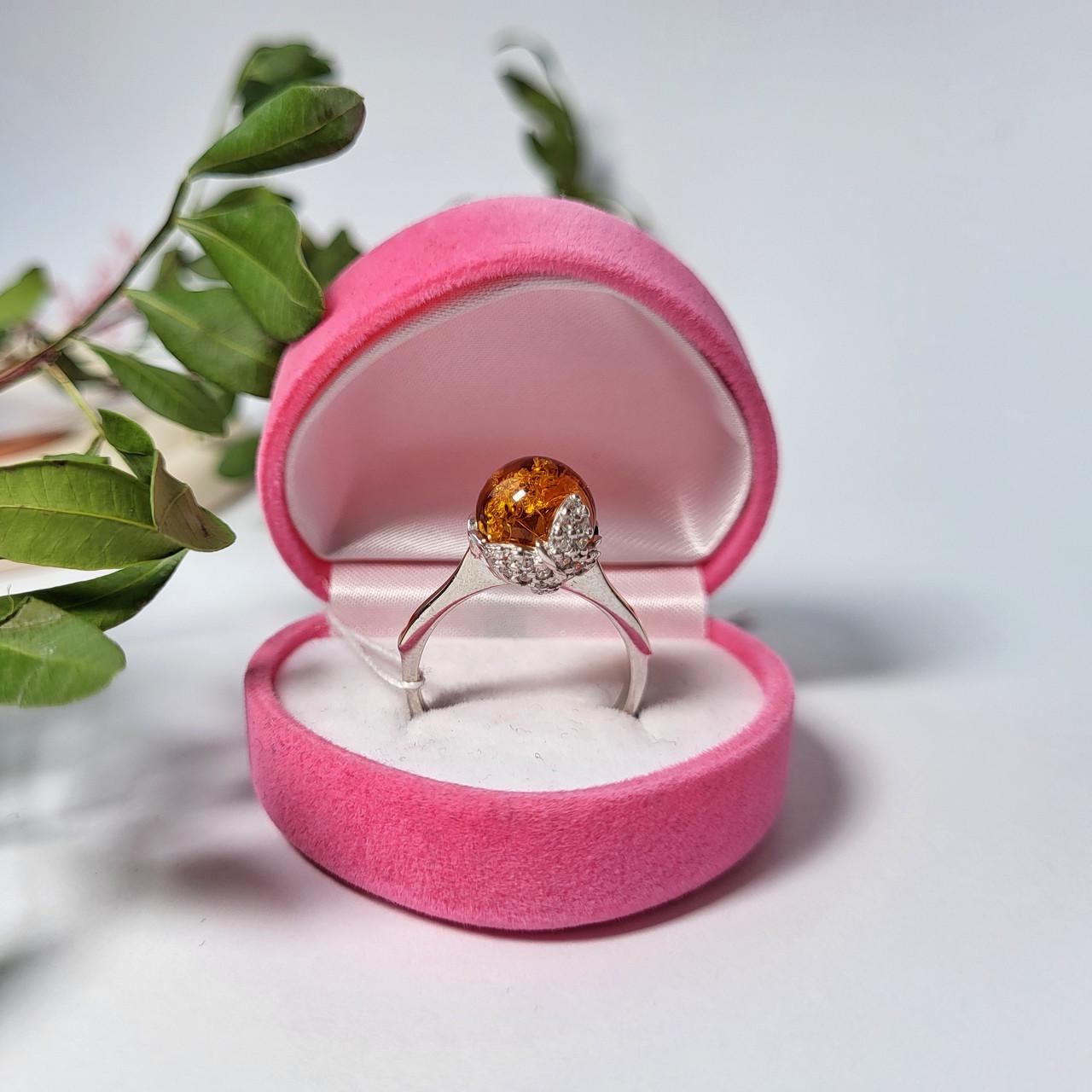 Каблучка кулька із бурштином із золотою пластиною срібло 925 проби родоване 3,19 г р. 17 (463к) - фото 2 Каблучка кулька із бурштином із золотою пластиною срібло 925 проби родоване 3,19 г р. 17 (463к) - фото 2