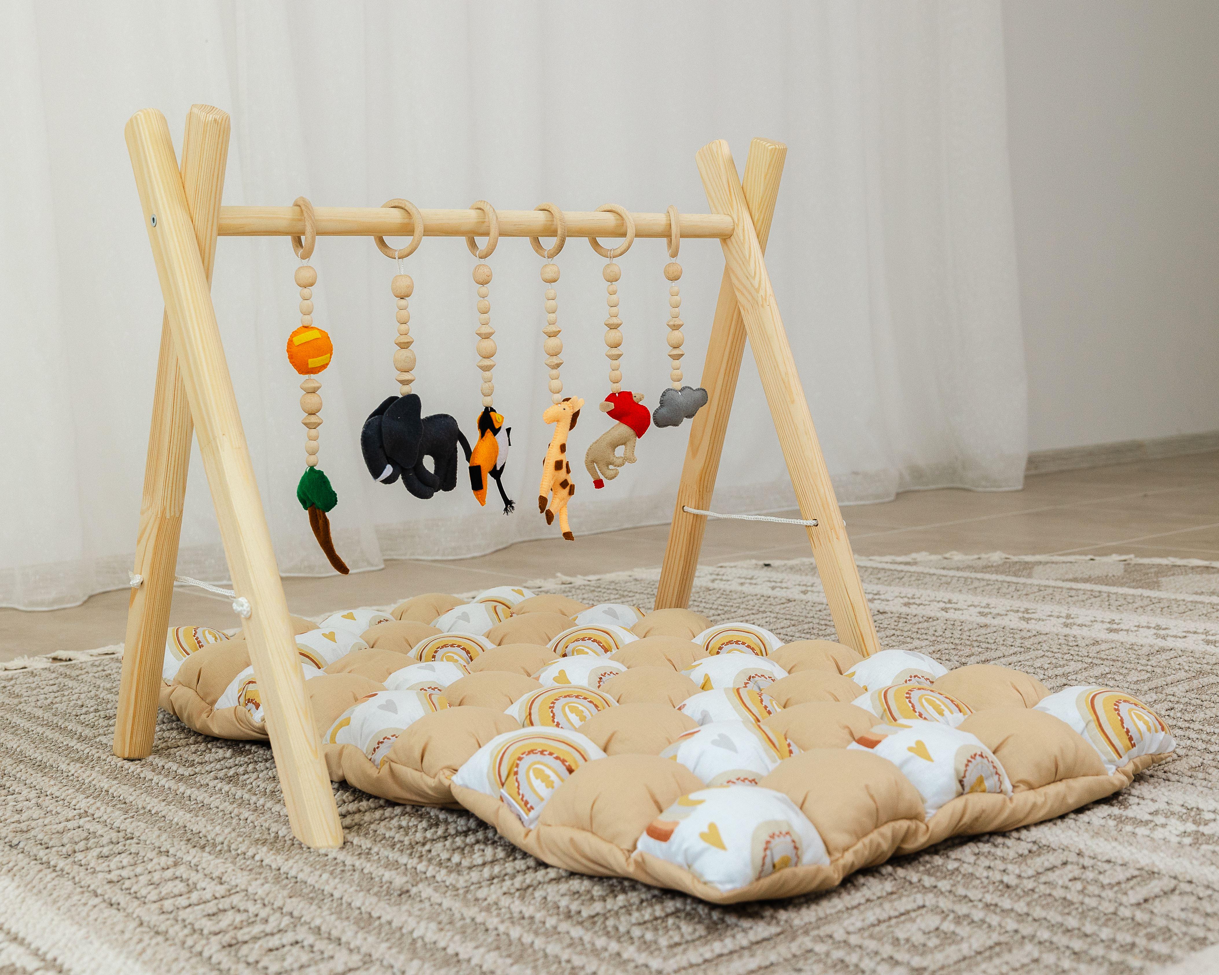 Мобиль деревянный Монтессори Сафари с матрасом Rainbow (0002325)