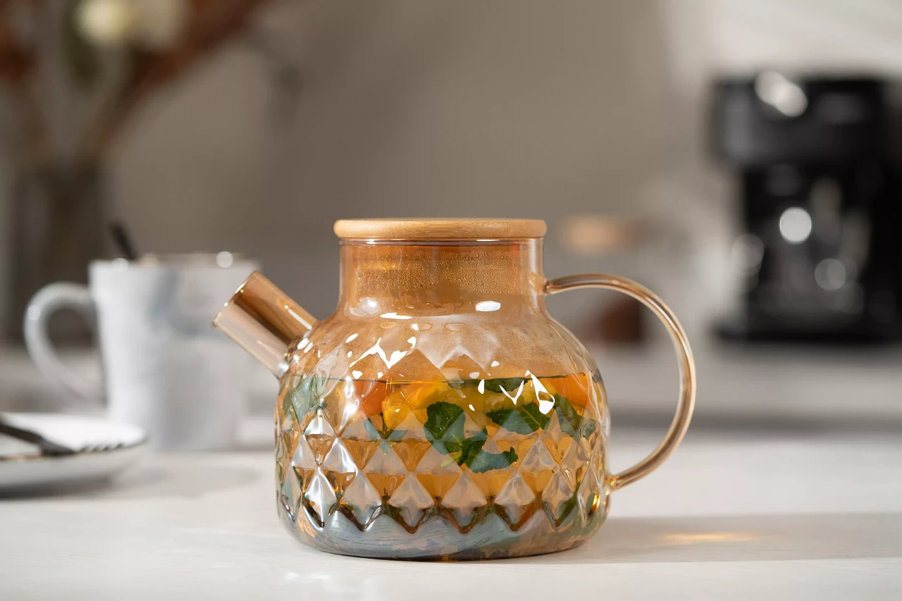 Заварочный чайник Ardesto Golden Moon боросиликатное стекло с бамбуковой крышкой 1000 мл (AR3010GBH)