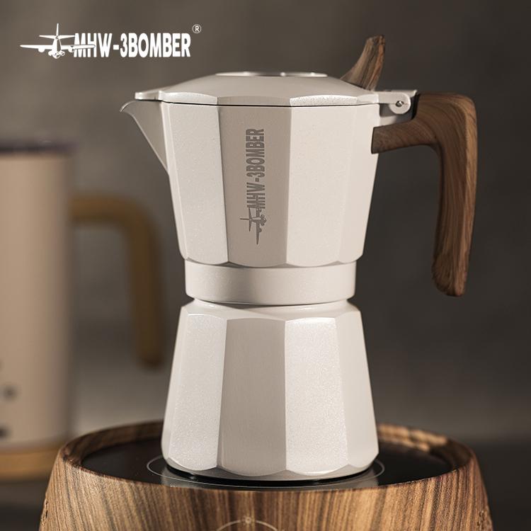Гейзерная кофеварка с двойным клапаном MHW-3BOMBER Double Valve Moka Pot 180 мл White (M5889W) - фото 7 Гейзерная кофеварка с двойным клапаном MHW-3BOMBER Double Valve Moka Pot 180 мл White (M5889W) - фото 7