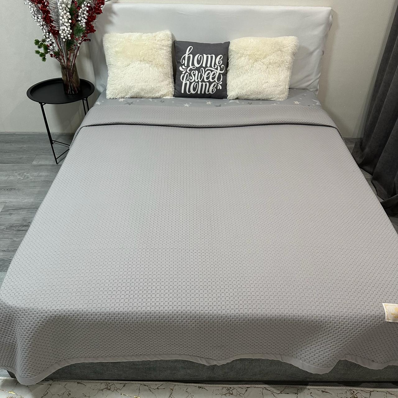 Покривало на ліжко євро 200x230 см Сірий (28796093) - фото 1 Покривало на ліжко євро 200x230 см Сірий (28796093) - фото 1