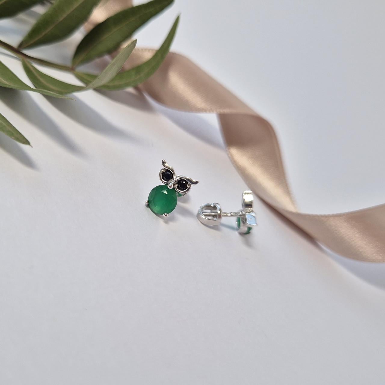 Серьги гвоздики на закрутках сова с черными глазами серебро 925 пробы родированное 2,00 г (5846р)