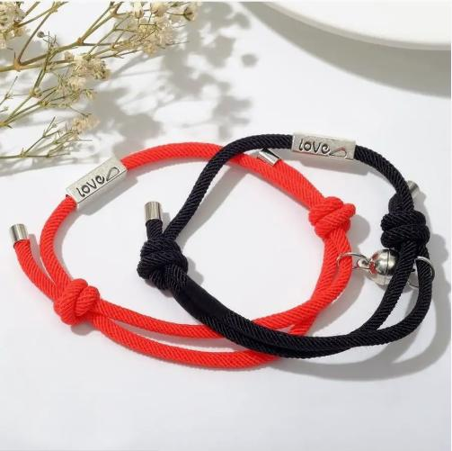 Браслеты парные и нить на магните с гравировкой Красный/Черный (BR17BE)