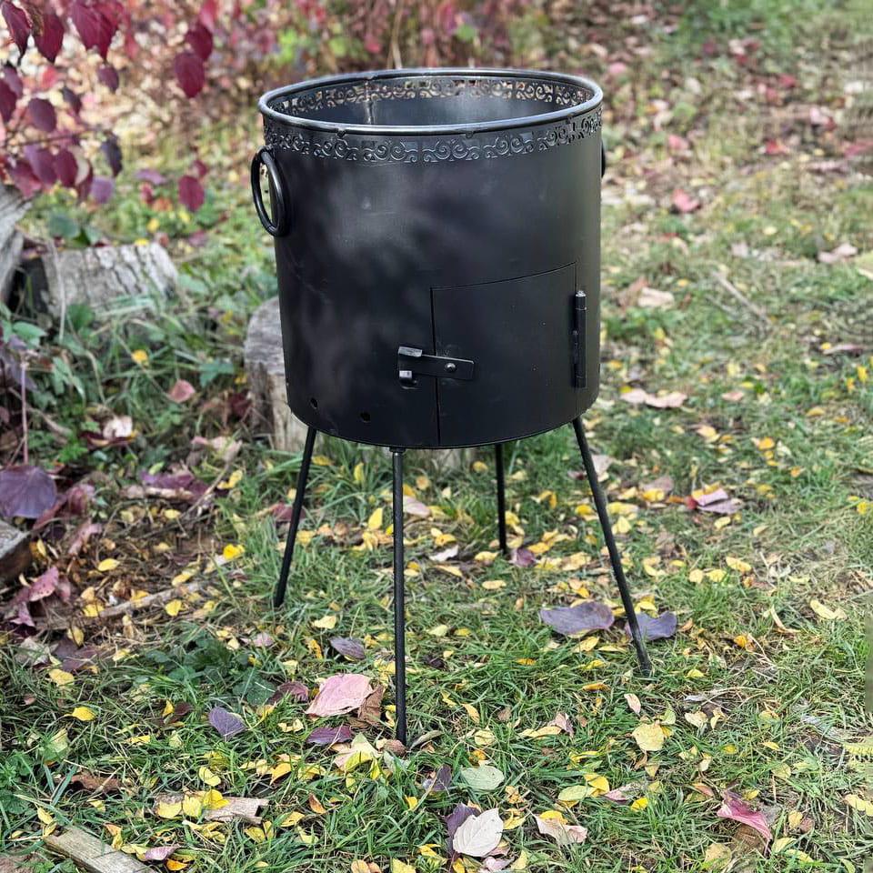 Печь под котел Стандарт Люкс без дымохода 30 см с решеткой-гриль с наружными ручками и съемными ножками