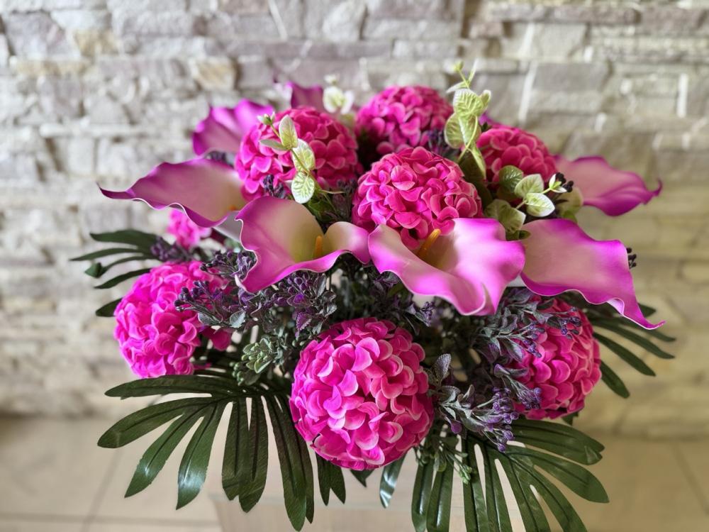 Корзина из лозы с букетом латексных цветов Пластмакс Розовый (L029) Корзина из лозы с букетом латексных цветов Пластмакс Розовый (L029)