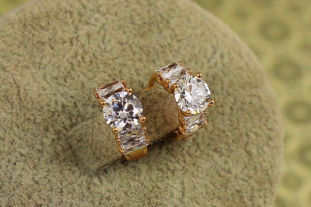 Серьги кольца Хuping Jewelry Багеты с камешком 11 мм Золотистый (33754072)