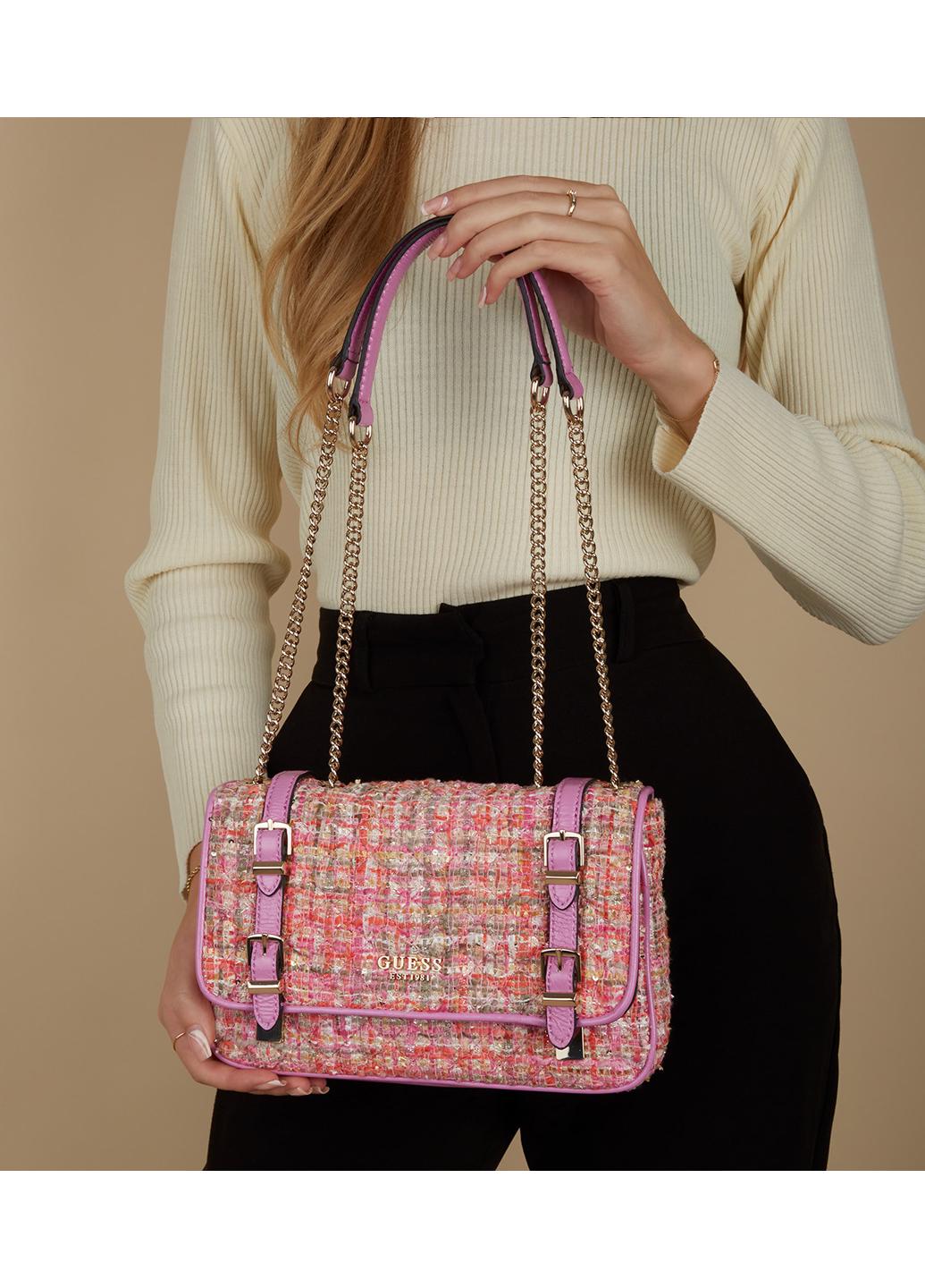 Сумка кросс боди женская твидовая Guess ADAM CONVERTIBLE XBODY FLAP HWTF8694210-FMU Фуксия - фото 10 Сумка кросс боди женская твидовая Guess ADAM CONVERTIBLE XBODY FLAP HWTF8694210-FMU Фуксия - фото 10