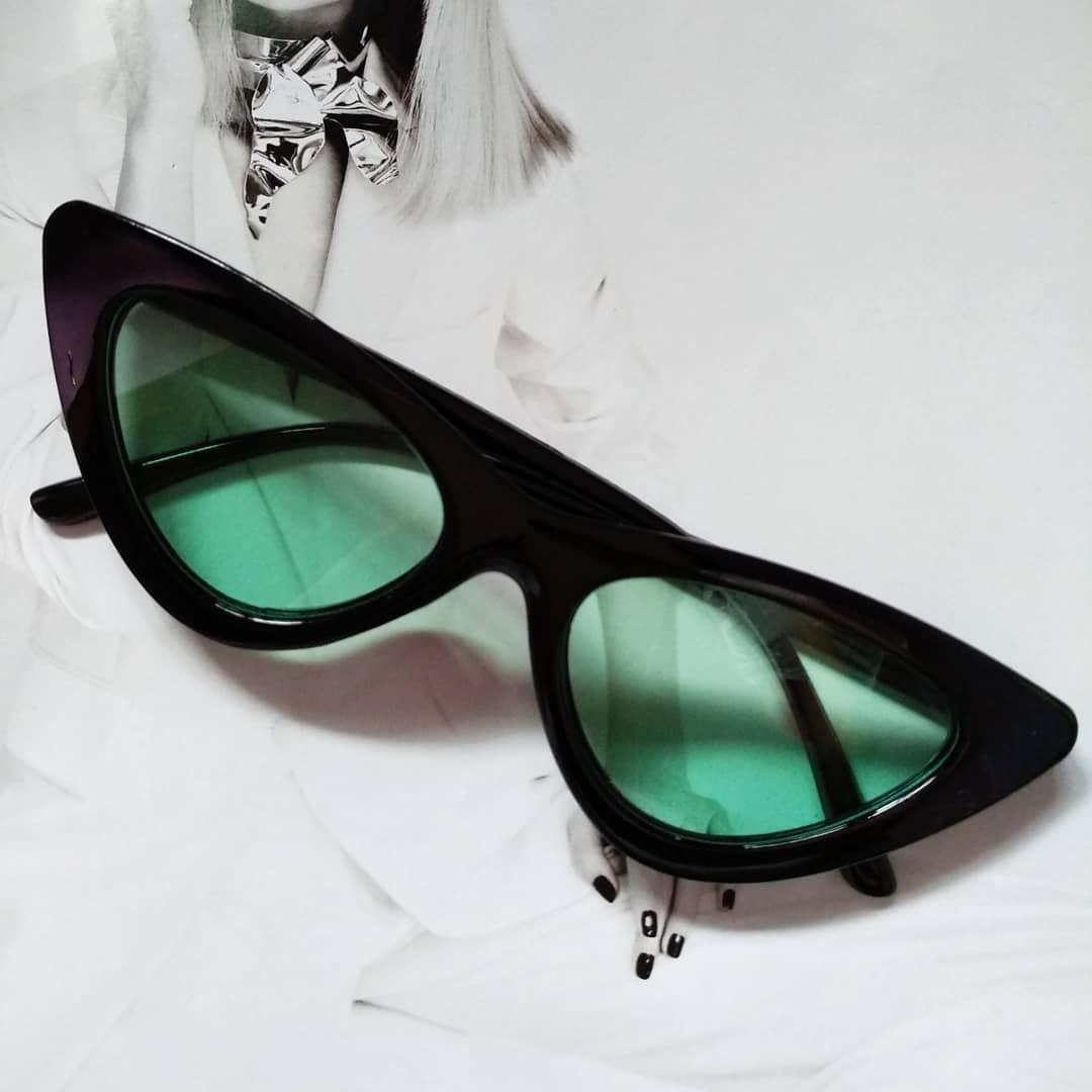 Очки треугольные солнцезащитные Кошачий глаз Черный/Зеленый