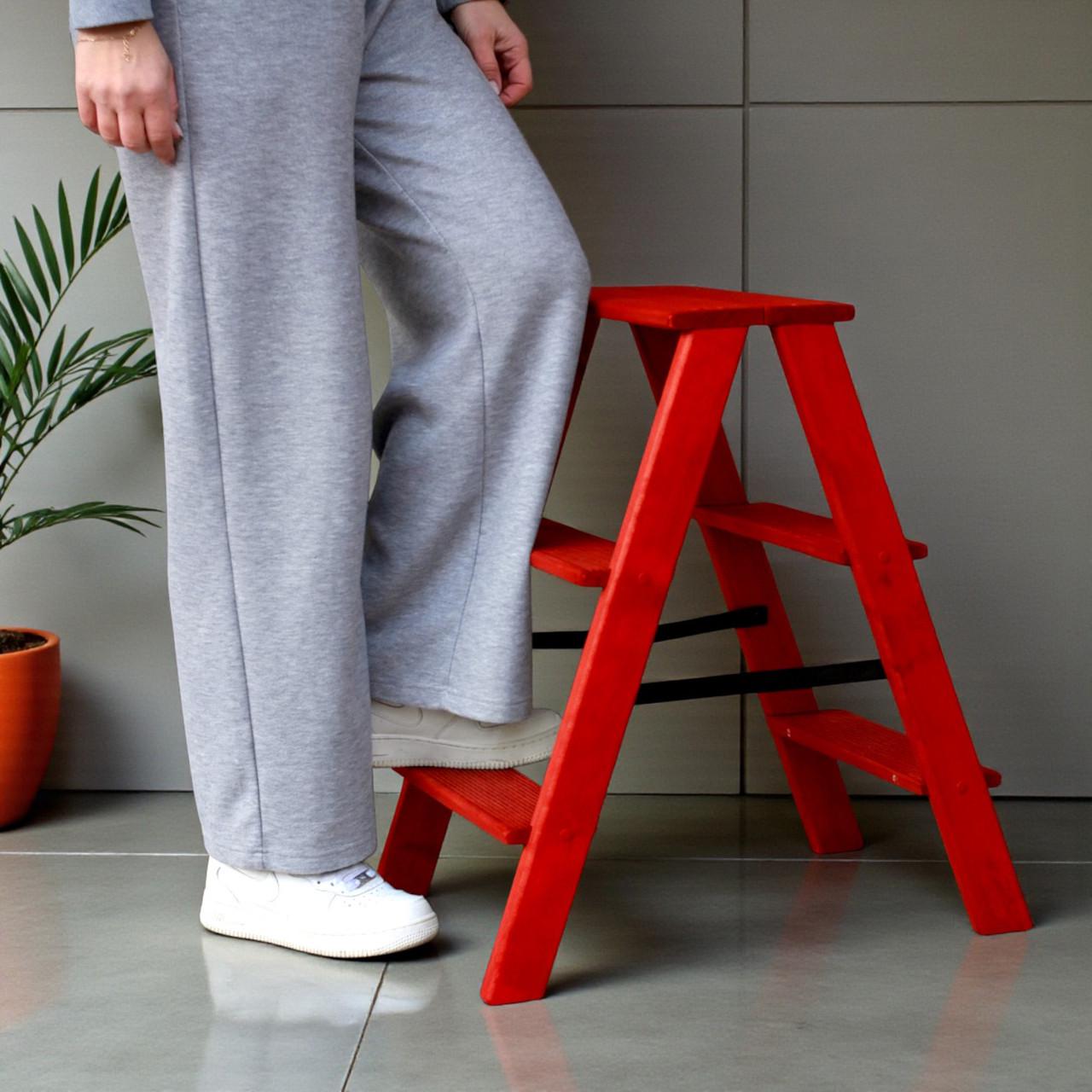 Табурет-лестница деревянный Студія Дерева Вільха Вестерн бытовой двусторонний 3 ступеньки Красный (31002859) - фото 4 Табурет-лестница деревянный Студія Дерева Вільха Вестерн бытовой двусторонний 3 ступеньки Красный (31002859) - фото 4