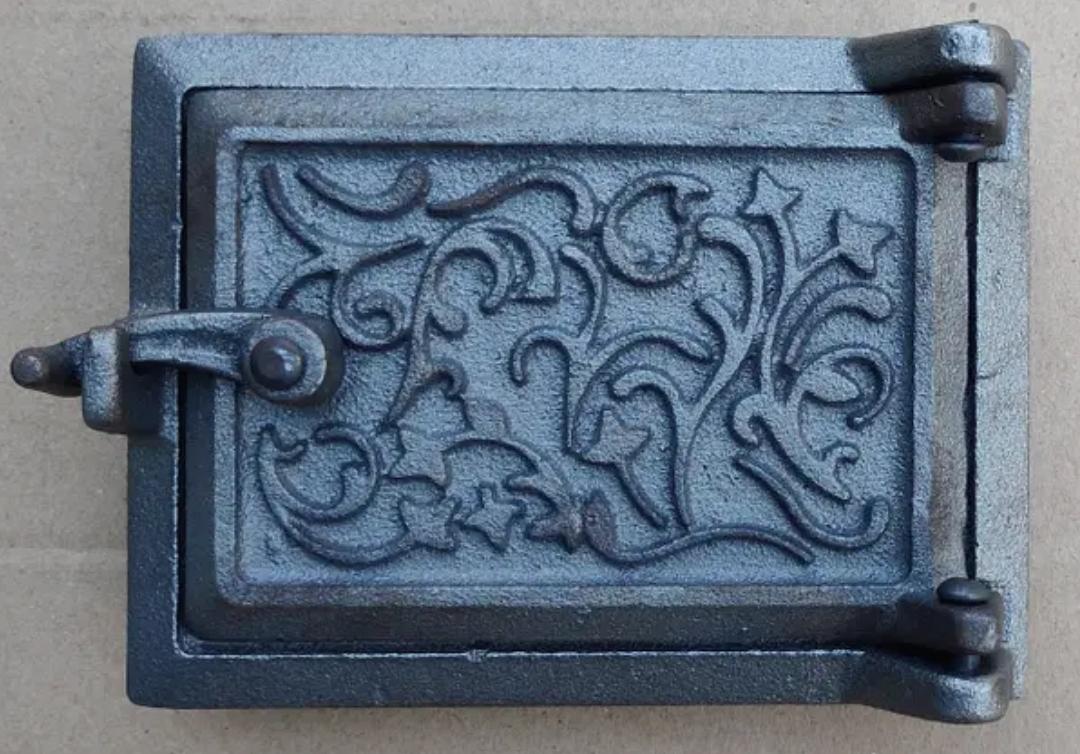 Дверца прочисная чугунная для печей/каминов/грубы Татарка