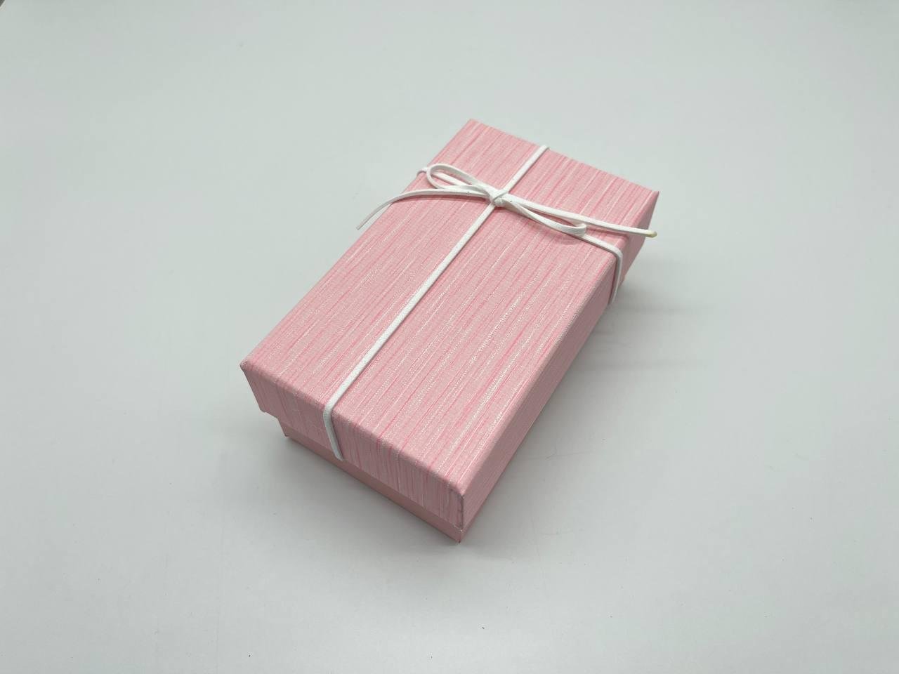 Коробка подарочная с крышкой прямоугольная картонная 9х15х6 см Розовый - фото 1 Коробка подарочная с крышкой прямоугольная картонная 9х15х6 см Розовый - фото 1
