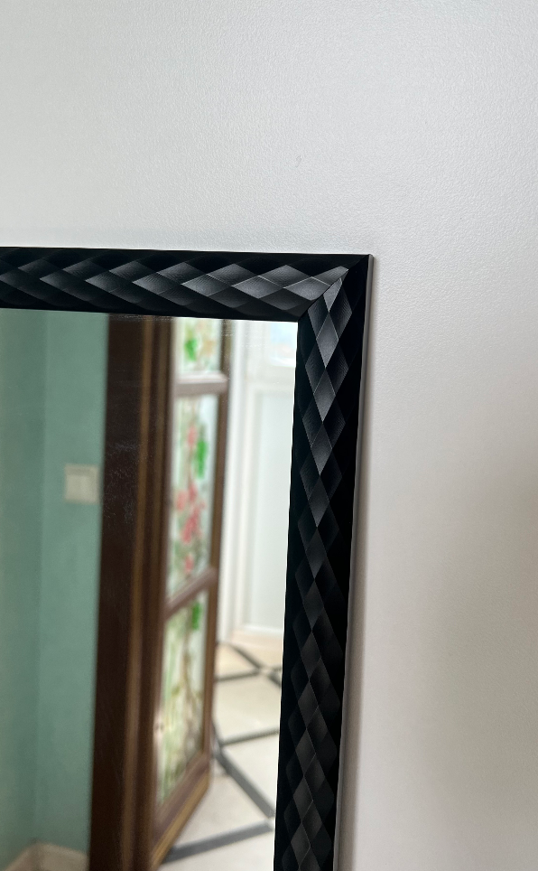 Дзеркало настінне в пластиковій багетній рамі 1000x500 мм Чорний (BI-282-A-06 С3545) - фото 3 Дзеркало настінне в пластиковій багетній рамі 1000x500 мм Чорний (BI-282-A-06 С3545) - фото 3