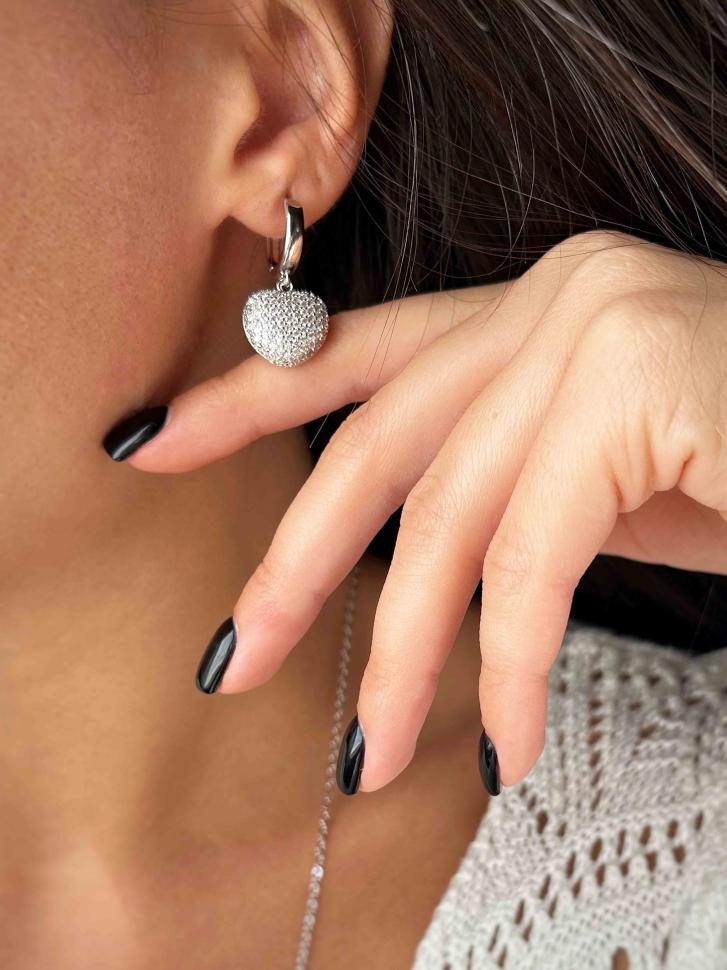 Сережки с серцем та фіанітами 5570 Сережки с серцем та фіанітами 5570