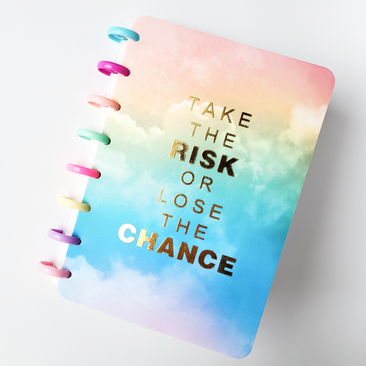 Блокнот А5 на пластиковой спирали с обложкой в клетку с надписью "Take the risk" 96 листов (113) - фото 1 Блокнот А5 на пластиковой спирали с обложкой в клетку с надписью "Take the risk" 96 листов (113) - фото 1