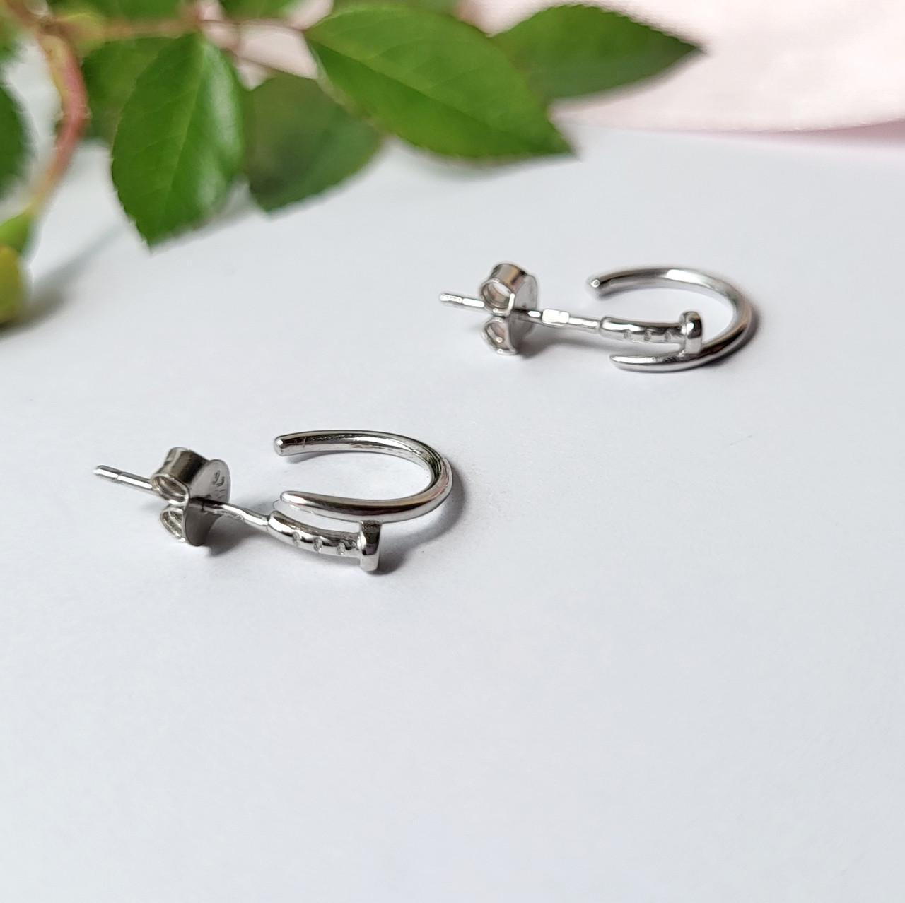 Серьги гвоздики на фиксаторах без камней из серебра 925 пробы 1,20 г (с2/1159)