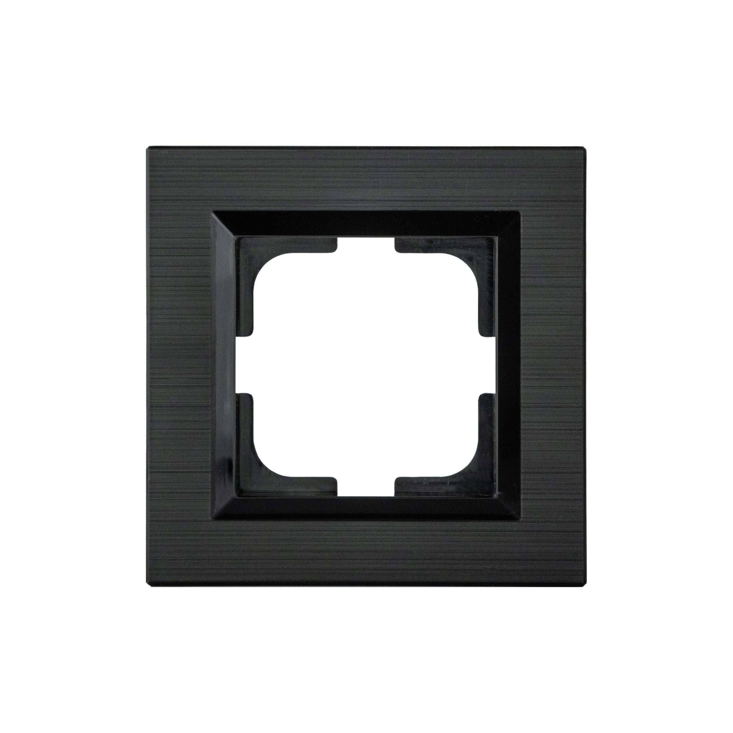 Рамка одноместная QUANTUM Черный (405-360000-096)